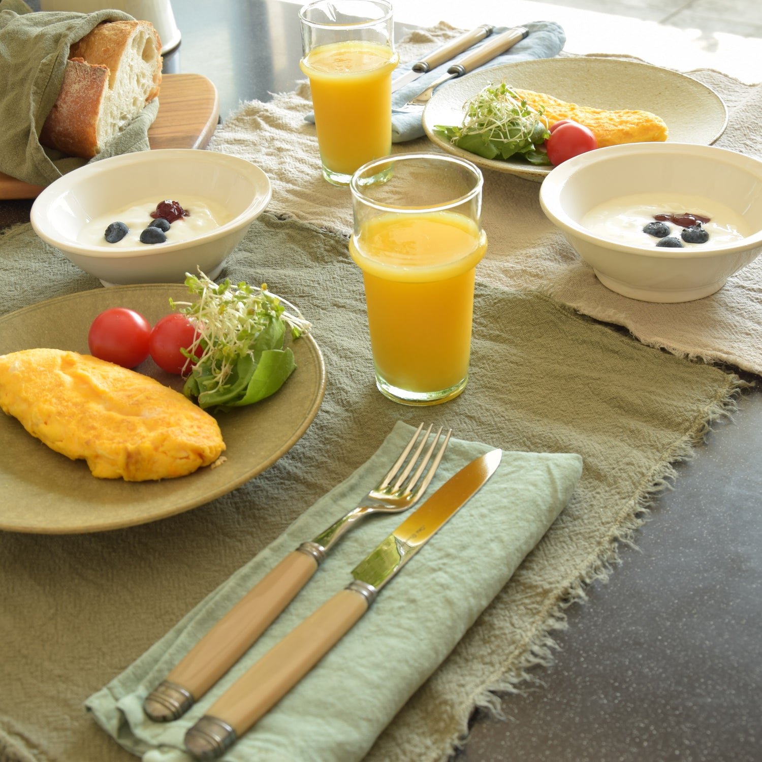 ナプキン ハンカチ ハンドタオル 麻 リネン フレンチリネン フランス製 葉緑素 薄緑色 グリーン ナチュラル色